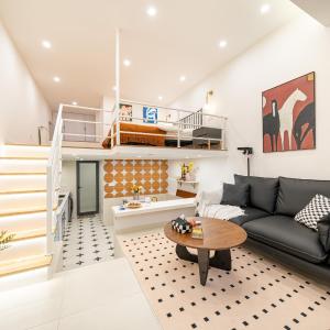 Shanghai Hills & ZINN City Loft Near Metro Line 1 Changshu Rd and Close to Tianzi Fang
