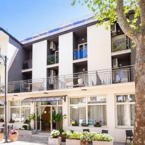 Hotel Villa Tina Easy Stay