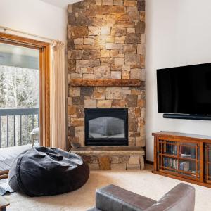 Riverside Condos C202 by AvantStay