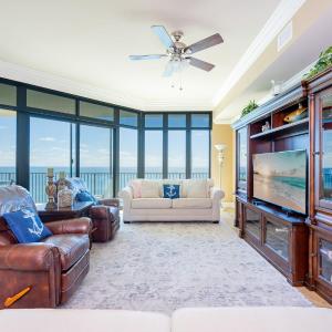 Phoenix West 2204 condo