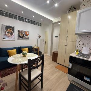 Myslym Shyri cozy lovely Central Orange Apt