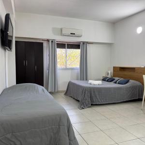 Cares Azcuénaga, Morón, Buenos Aires