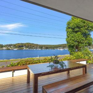 'Bayside Beauty' by HolidayCo