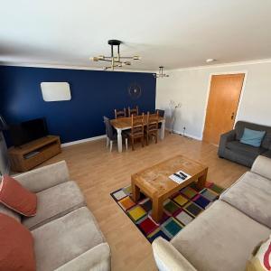 Apartment in Heart of West End- Parking Space- recent refurb- Near University and Kelvingrove Art Gallery