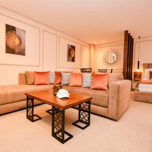 Studio 6 - High End - Studio