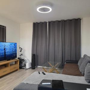 Luxury 2 Bedroom City Centre Apartment Up to 6 close to Utilita 1000Mbps SuperFast Internet