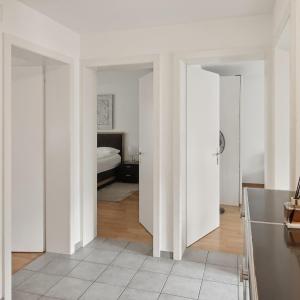 2 BR apartment near lake and city centre - D5