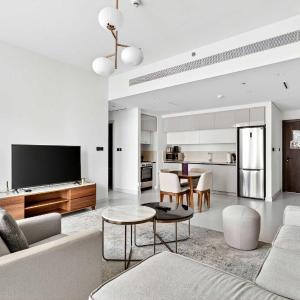 Silkhaus Vacation Homes Tower with Private Beach and Skyline Views