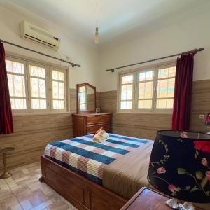 Villa Palm Desert- your Private Stay with AC, Fast WiFi & Parking