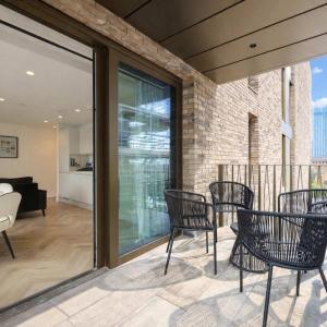 Supernova Suite & City Views
