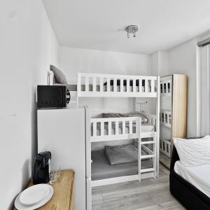 London Duo & Quad Rooms in Zone 2 - Willesden Green