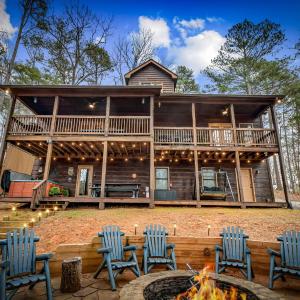 DeerWoodsLodge DOT com-Ellijay Coosawattee River-Sleeps 16-ARCADE-Hot Tub-Fire Pit-Winery's