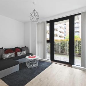 Modern 2 Bed 2 Bath with Patio Access
