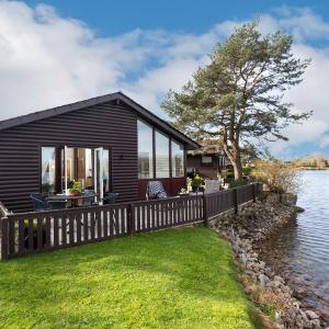 Keer Lodge a lakeshore haven Pine Lake Resort