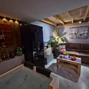 Warm Private JACUZZI Apartment - TBILISI NAT Suite