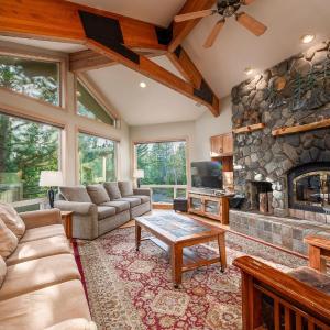 3 Mulligan Hot Tub on Private Deck