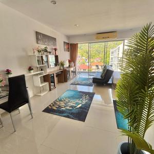Chic Condominium Karon A718