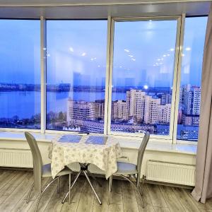 Апартаменты Sky в Мост Сити, 2 комнаты, Вид на реку, Балкон, Новый дом