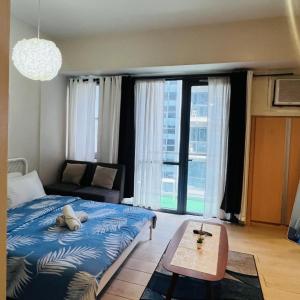 Henry's Newport Deluxe Condotel