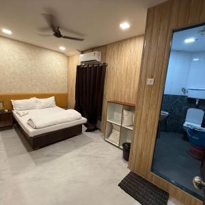 Hotel Marine Line Near Marine Drive & Cricket Stadium, South Mumbai
