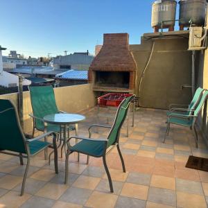 Amplio Depto 3 dormitorios hasta 7 huéspedes, Familias y Corporativos, garage privado, Terraza con Parrilla "Stay Neuquen"