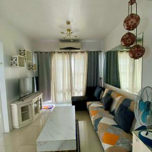 Fireworks View - 2BR Suite by Charm