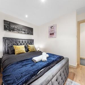 Deluxe Camden Apartment
