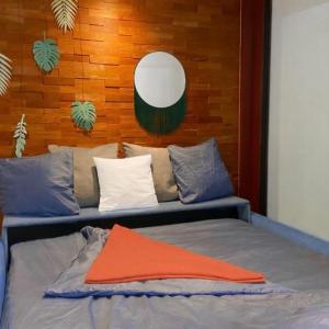 Designer Tiny House with Wraparound Sun Terrace & Garden Lounge