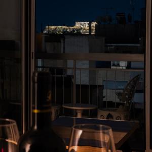 Acropolis View Top & Private-Modern Residence 150m to Metropolitan Metro Hub