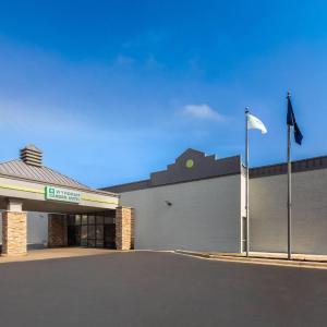 Wyndham Garden Detroit Metro Airport