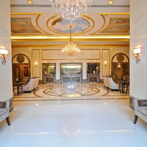 Vacation Rental Studios at Royal Garden Waikiki