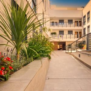 Oasis in the heart of Seville - 2 BR apt with FREE PARKING