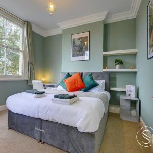 Warwick Place Apartments