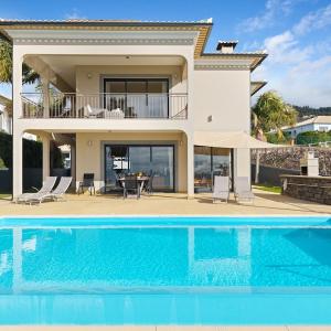 17°West Villa