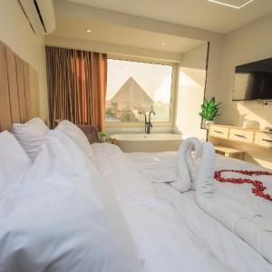 The kings of pyramids view inn