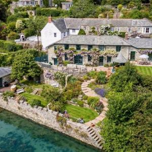 Waterside Manor - Parking, Estuary Views - Sleeps 8