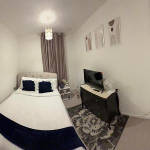 Stay in London Acton close to central London