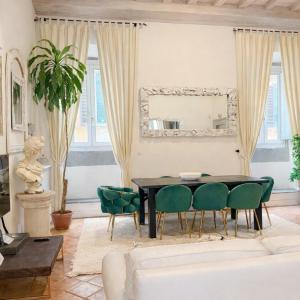 Luxury Apartment in Via dei Cartari Spacious, Elegant, Central Rome