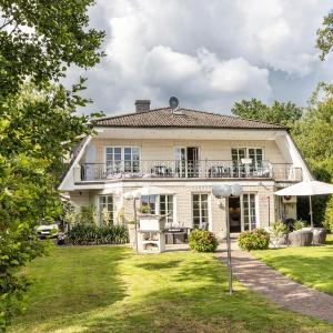 Traumhaus Whirlpool Sauna Grill