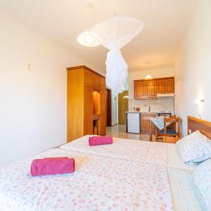 Giannis apartments 10