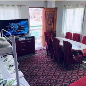 THE MANSION - 24-HOUR Near AirPort Hostel 4 Backpackers