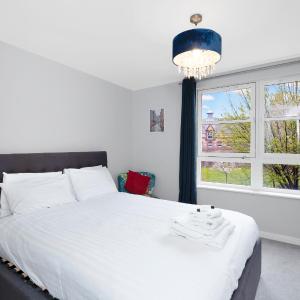 Spacious 4BR City Centre Apartment w/ Free Parking