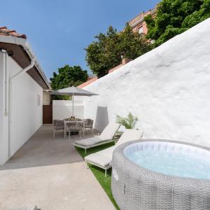 HostWise - Traditional House with Terrace