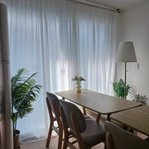 SNU Station 13min, Line 2, Hongdae,Gangnam 30min, 6pax