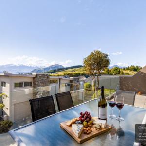 Resort Living in the Alps - Wanaka Apartment
