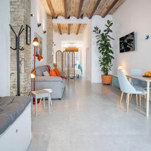 Cozy Studio with Terrace in Ruzafa by Invalencia