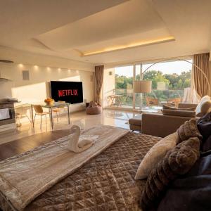 Sauna Penthouse with City Views and Free Parking - Riga