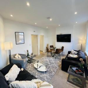 2 Bed Apartment – Steps from Oxford Street