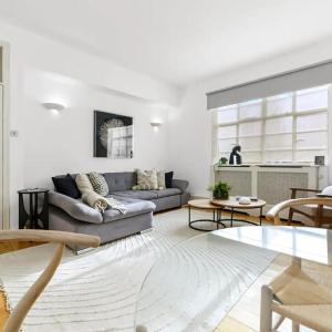 1 Bed Apartment with elevator- Mayfair 6