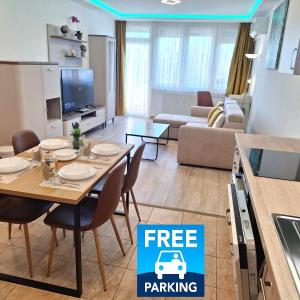 Comfort Budapest Apartment - Private Balcony & Free Parking